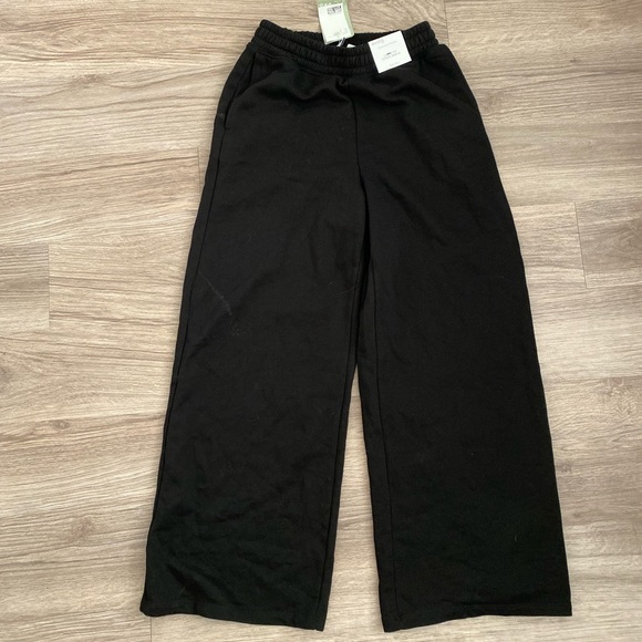 Wide-Leg Joggers - Picture 7 of 8